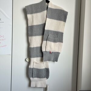 Thom Browne Rugby Stripe Cashmere Scarf in Pale Grey, One Size